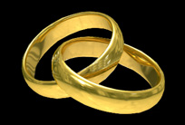 kultainen hääsormus